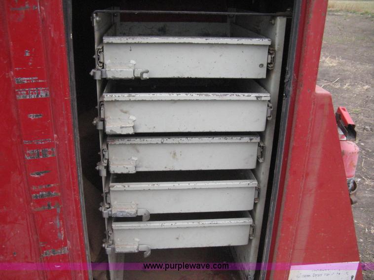 image for item G8466 1990 Ford F700 service truck