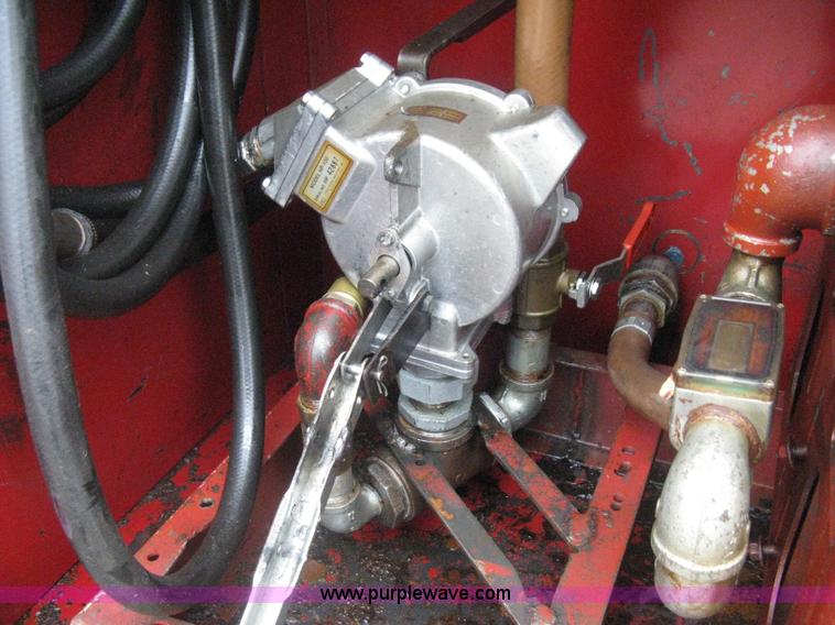 image for item G8466 1990 Ford F700 service truck