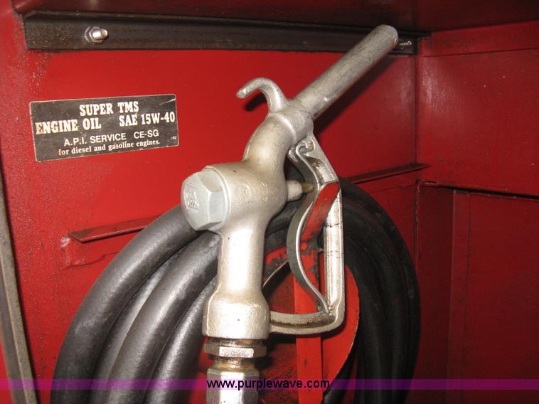 image for item G8466 1990 Ford F700 service truck