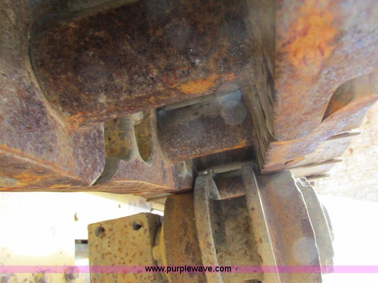 image for item G8792 1974 Caterpillar D5 dozer