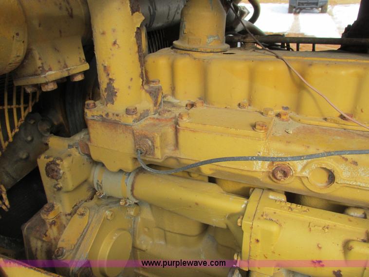 image for item G8792 1974 Caterpillar D5 dozer