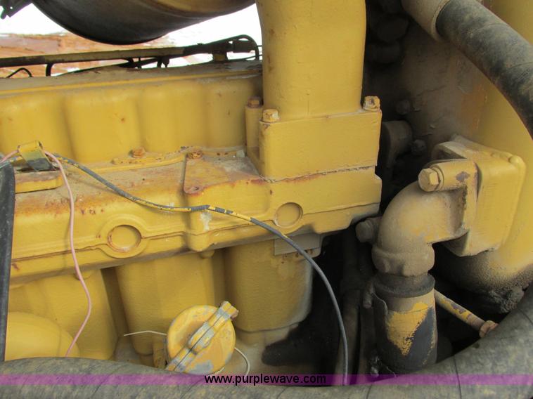 image for item G8792 1974 Caterpillar D5 dozer