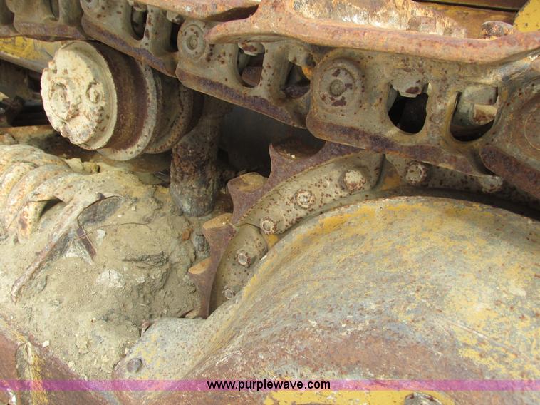 image for item G8792 1974 Caterpillar D5 dozer