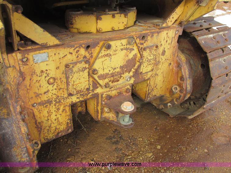 image for item G8792 1974 Caterpillar D5 dozer