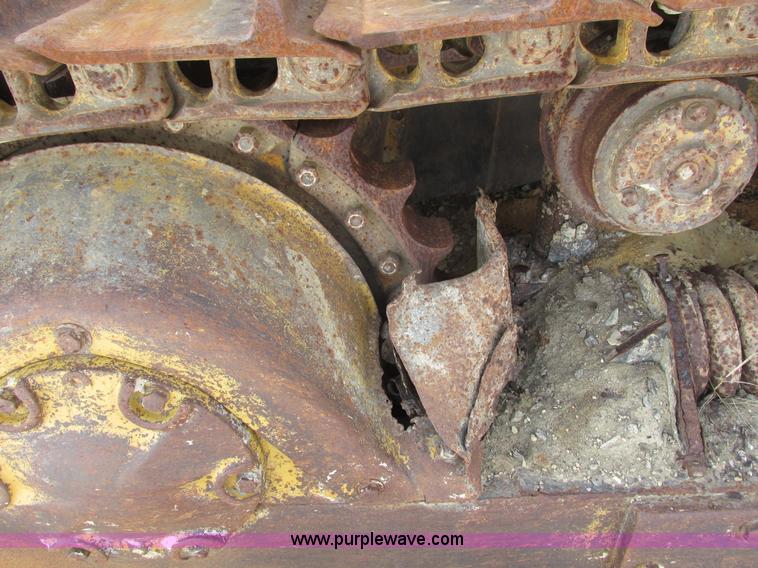 image for item G8792 1974 Caterpillar D5 dozer
