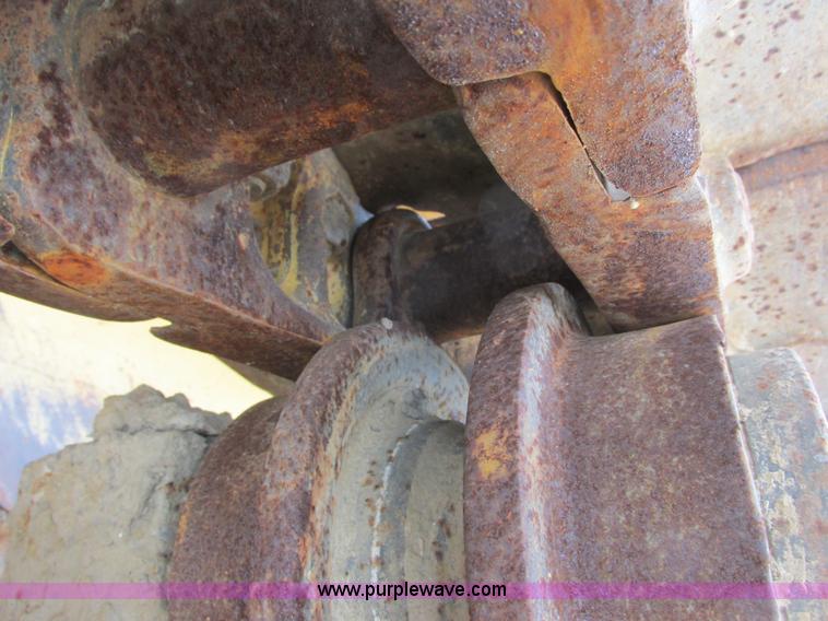 image for item G8792 1974 Caterpillar D5 dozer