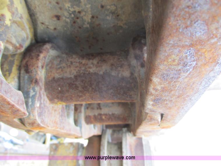 image for item G8792 1974 Caterpillar D5 dozer