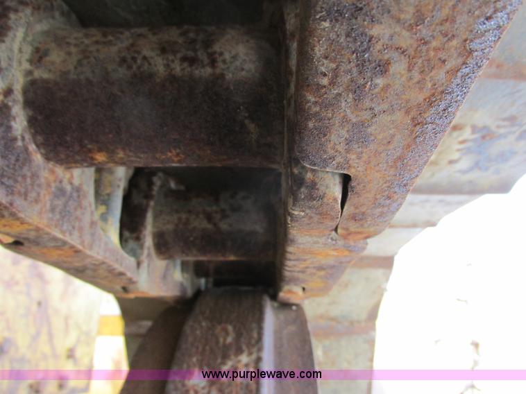 image for item G8792 1974 Caterpillar D5 dozer