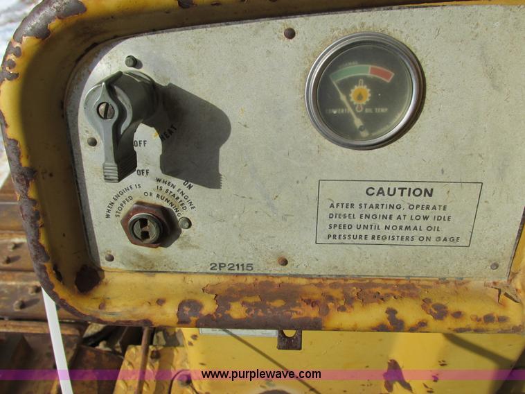 image for item G8792 1974 Caterpillar D5 dozer