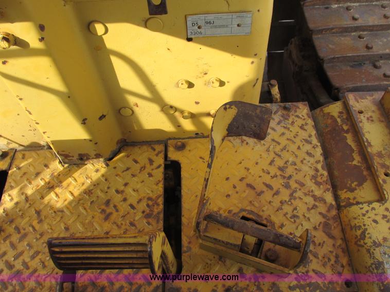 image for item G8792 1974 Caterpillar D5 dozer
