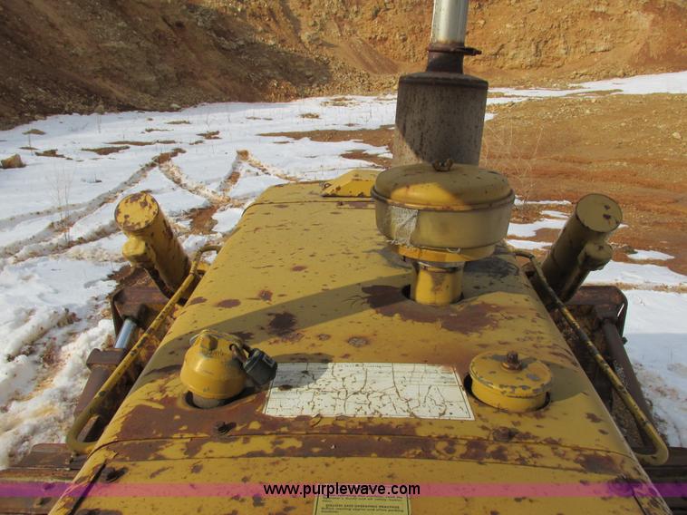 image for item G8792 1974 Caterpillar D5 dozer