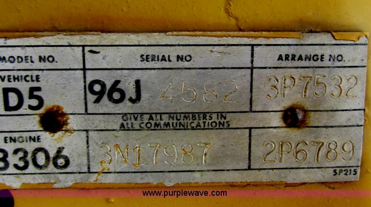 image for item G8792 1974 Caterpillar D5 dozer