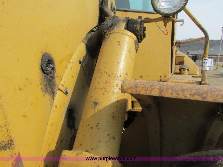 image for item G8794 1965 Caterpillar 950 wheel loader
