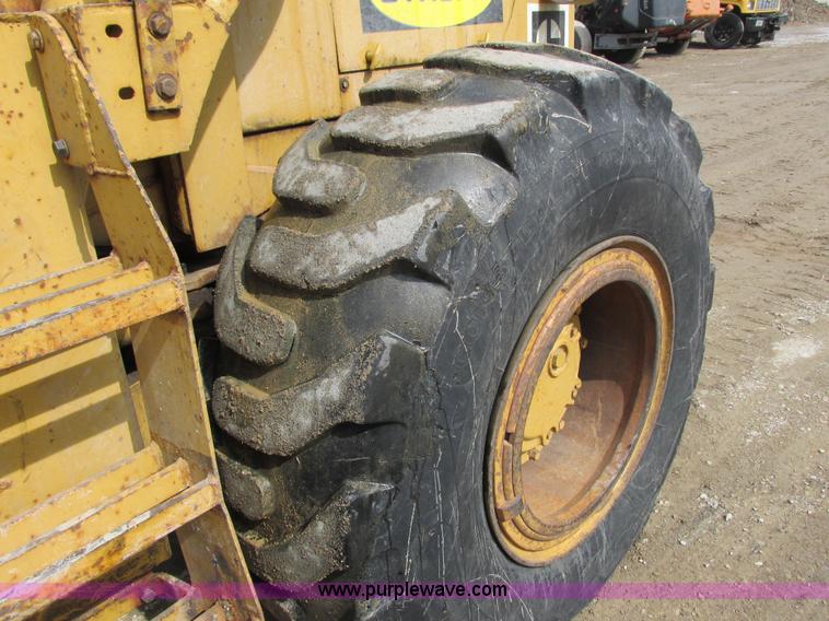 image for item G8794 1965 Caterpillar 950 wheel loader