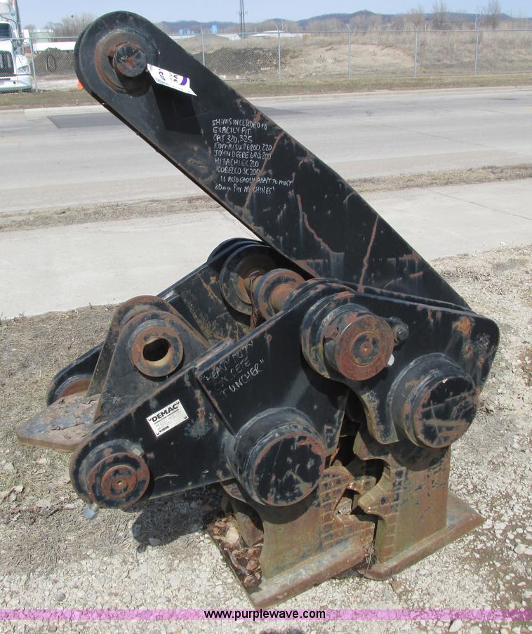image for item G8795 2003 Demac ML802D concrete pulverizer
