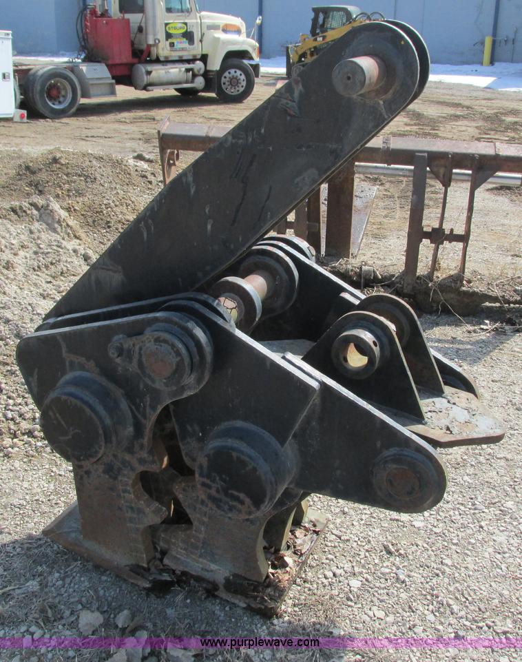 image for item G8795 2003 Demac ML802D concrete pulverizer