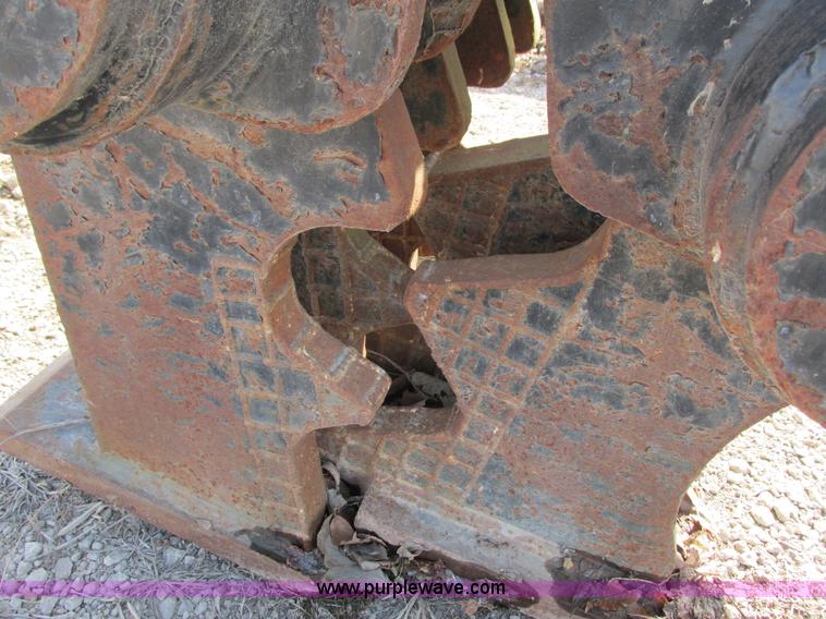 image for item G8795 2003 Demac ML802D concrete pulverizer