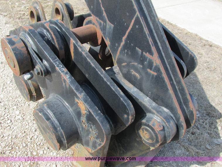 image for item G8795 2003 Demac ML802D concrete pulverizer