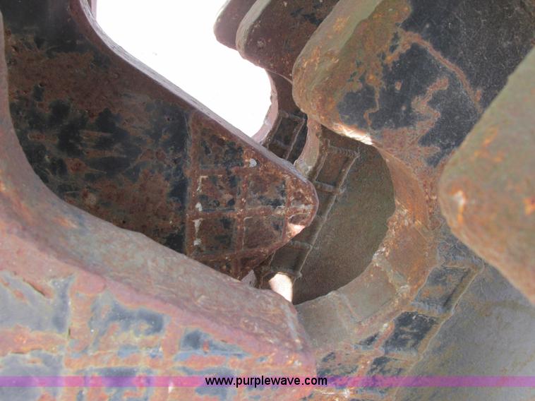 image for item G8795 2003 Demac ML802D concrete pulverizer