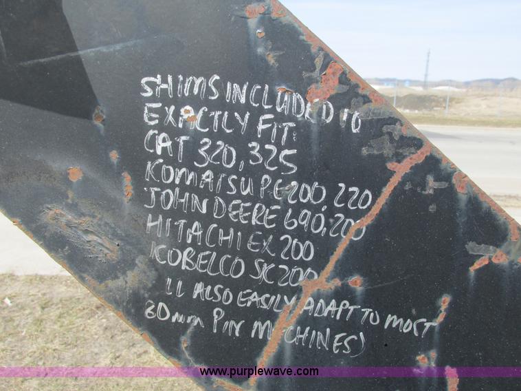 image for item G8795 2003 Demac ML802D concrete pulverizer