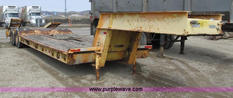 image for item G8796 1979 Hyster lowboy trailer