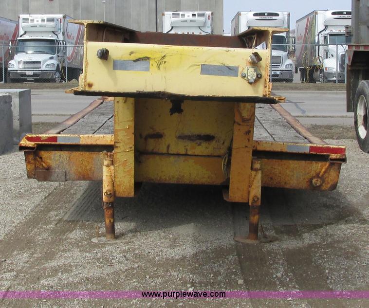 image for item G8796 1979 Hyster lowboy trailer