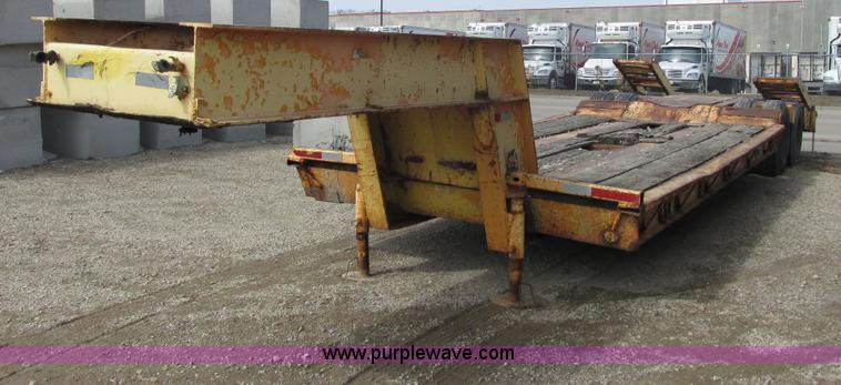 image for item G8796 1979 Hyster lowboy trailer