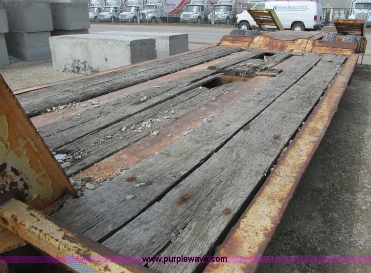 image for item G8796 1979 Hyster lowboy trailer