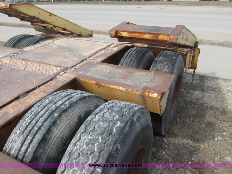 image for item G8796 1979 Hyster lowboy trailer