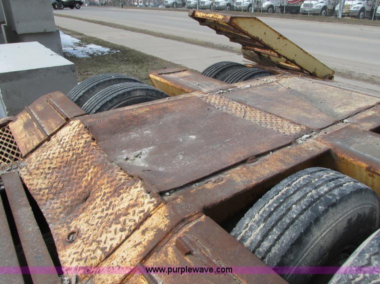 image for item G8796 1979 Hyster lowboy trailer