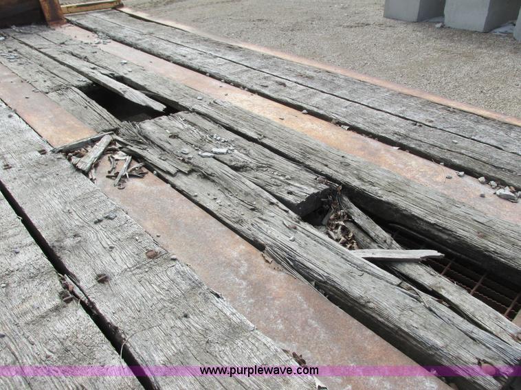 image for item G8796 1979 Hyster lowboy trailer