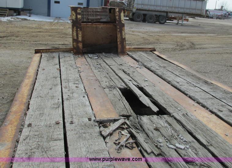 image for item G8796 1979 Hyster lowboy trailer