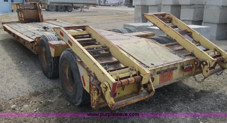 image for item G8796 1979 Hyster lowboy trailer