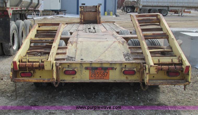 image for item G8796 1979 Hyster lowboy trailer