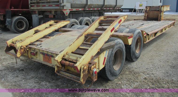 image for item G8796 1979 Hyster lowboy trailer