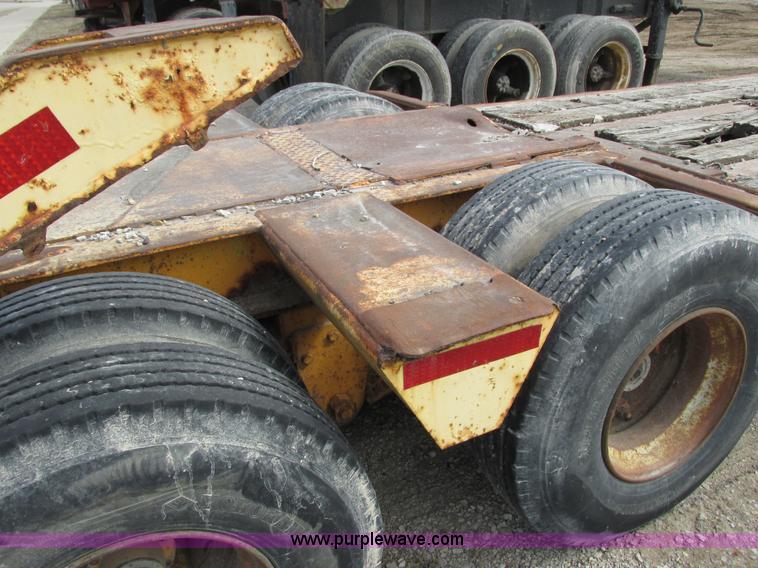 image for item G8796 1979 Hyster lowboy trailer