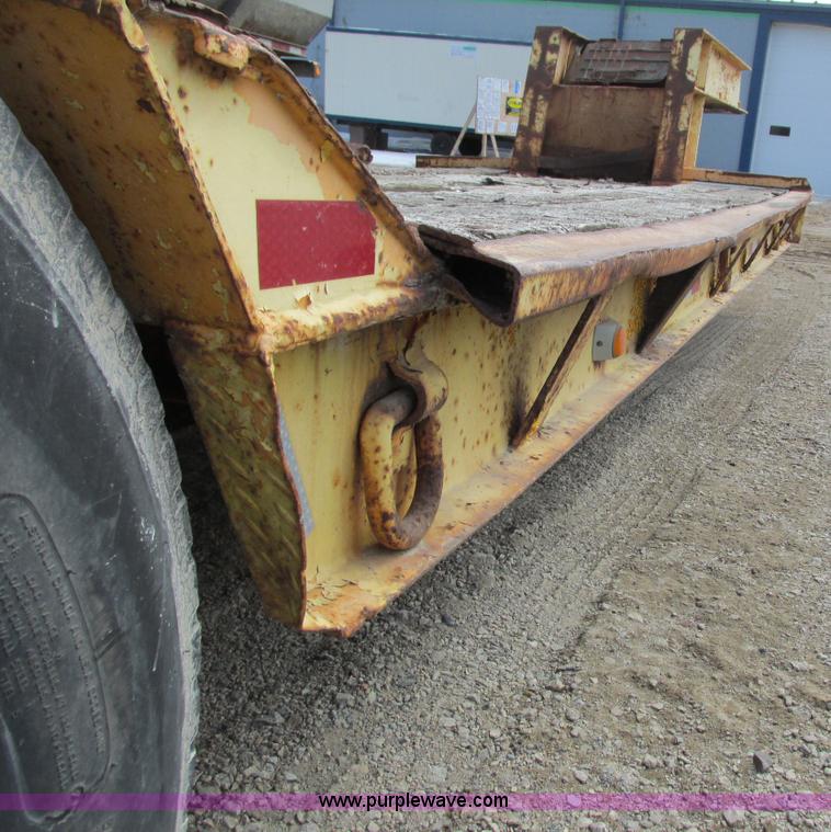 image for item G8796 1979 Hyster lowboy trailer