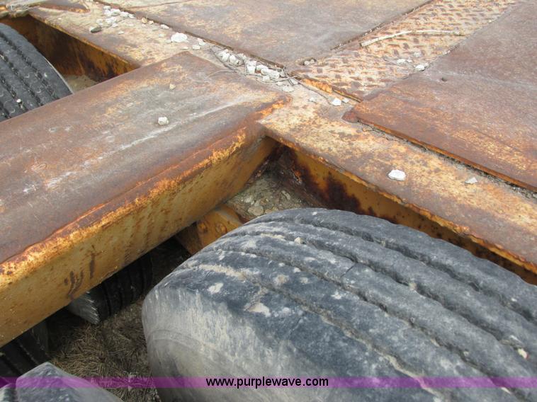 image for item G8796 1979 Hyster lowboy trailer