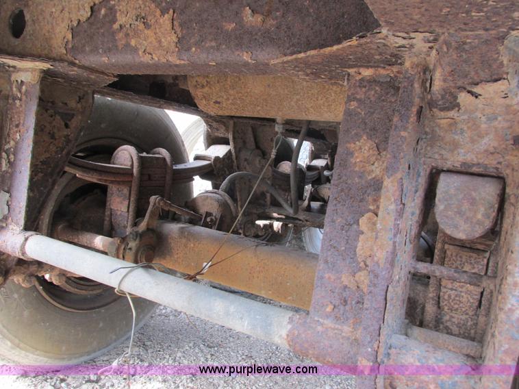 image for item G8797 1968 Fruehauf triple axle end dump trailer