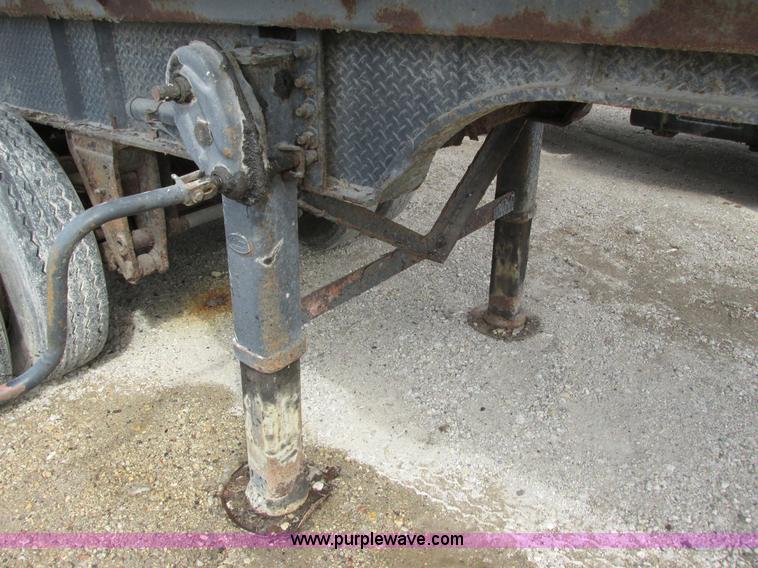 image for item G8797 1968 Fruehauf triple axle end dump trailer