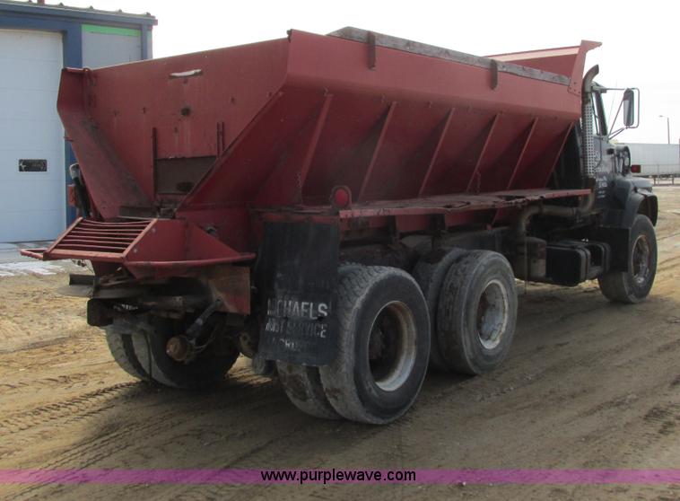 image for item G8798 1976 Ford 8000 spreader truck