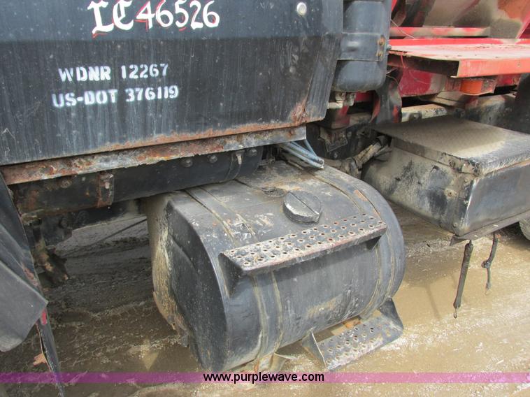 image for item G8798 1976 Ford 8000 spreader truck