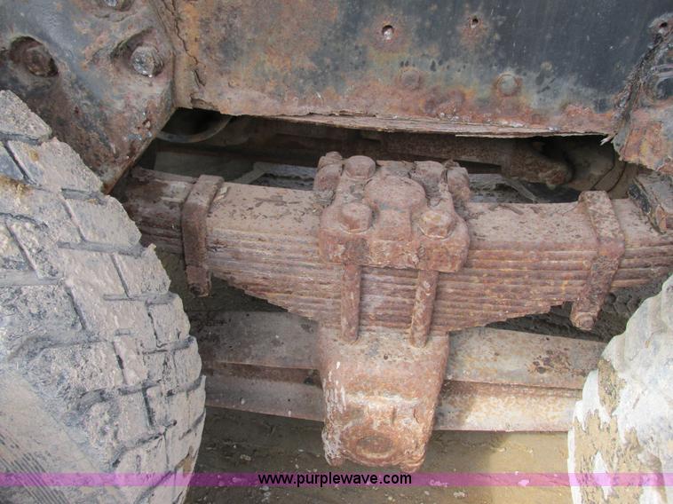 image for item G8798 1976 Ford 8000 spreader truck