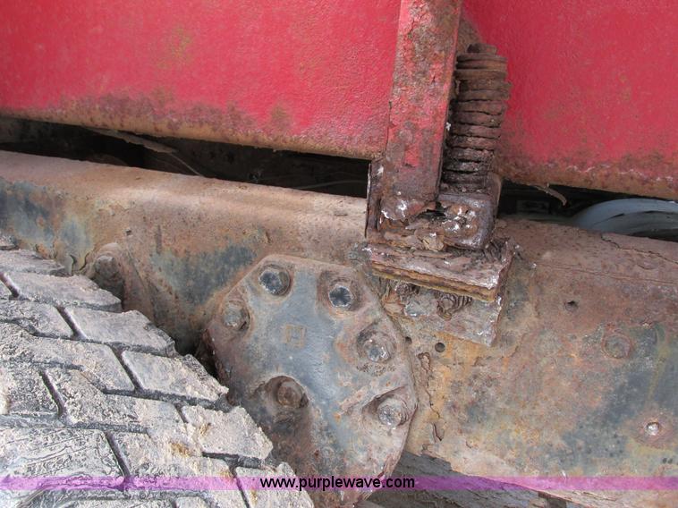 image for item G8798 1976 Ford 8000 spreader truck