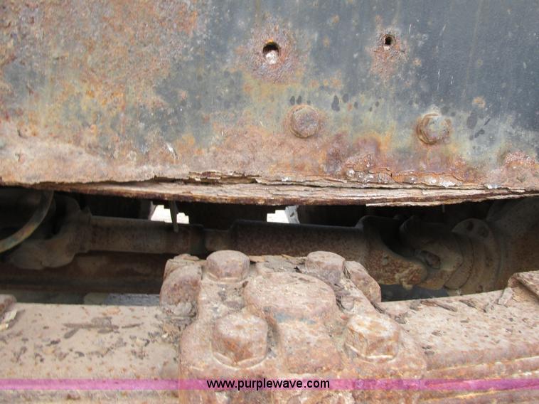 image for item G8798 1976 Ford 8000 spreader truck