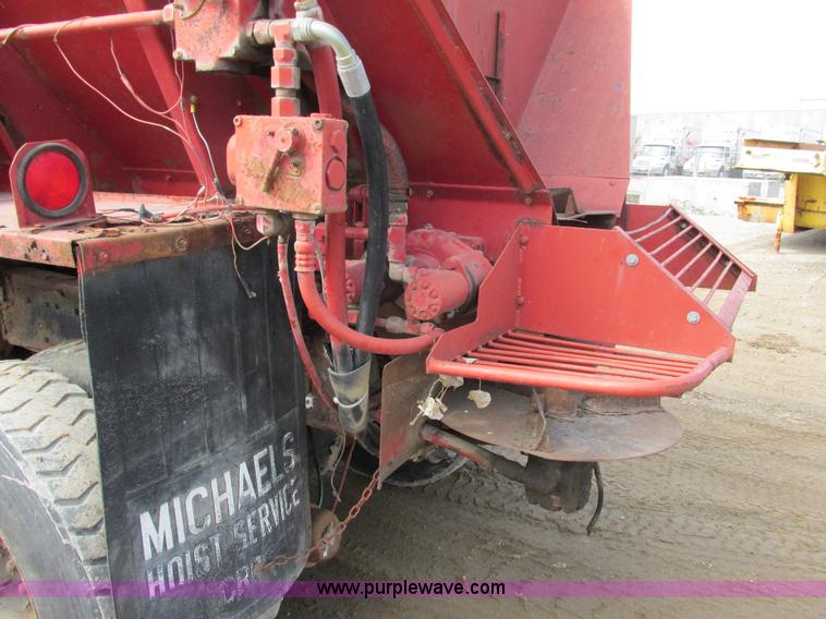 image for item G8798 1976 Ford 8000 spreader truck