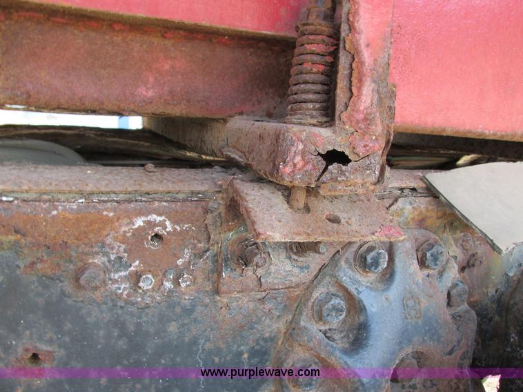 image for item G8798 1976 Ford 8000 spreader truck