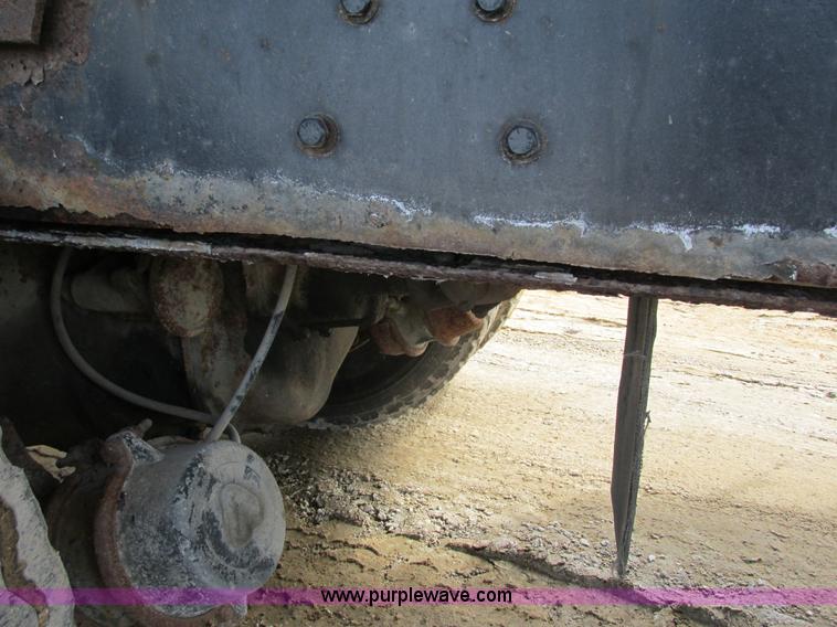 image for item G8798 1976 Ford 8000 spreader truck