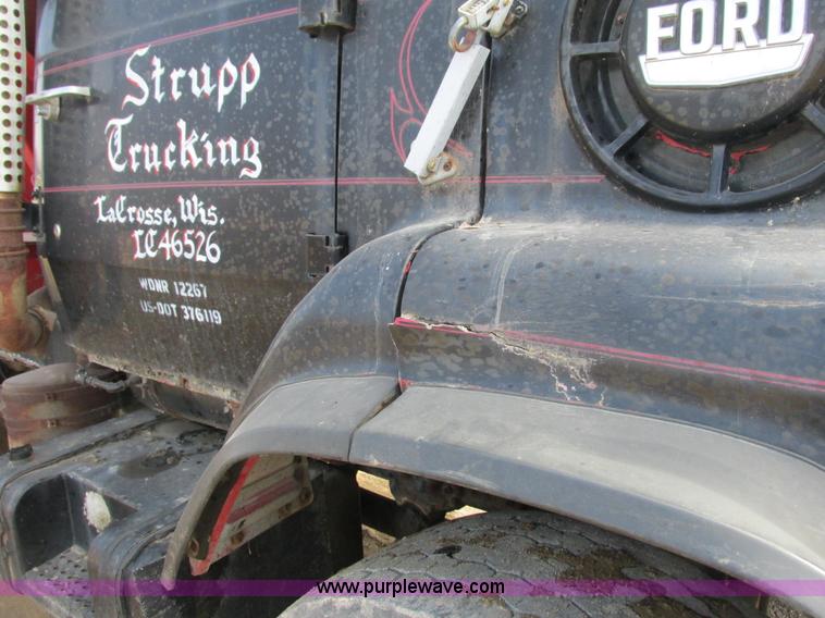 image for item G8798 1976 Ford 8000 spreader truck