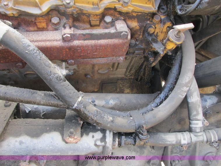 image for item G8798 1976 Ford 8000 spreader truck